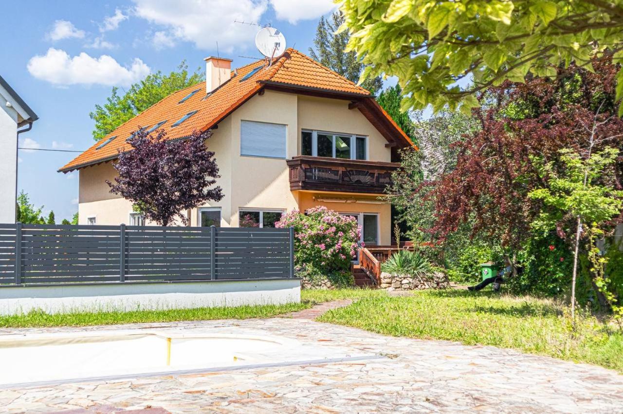 Comfortable In A Beautiful House Gd Gazde/Camere de închiriat