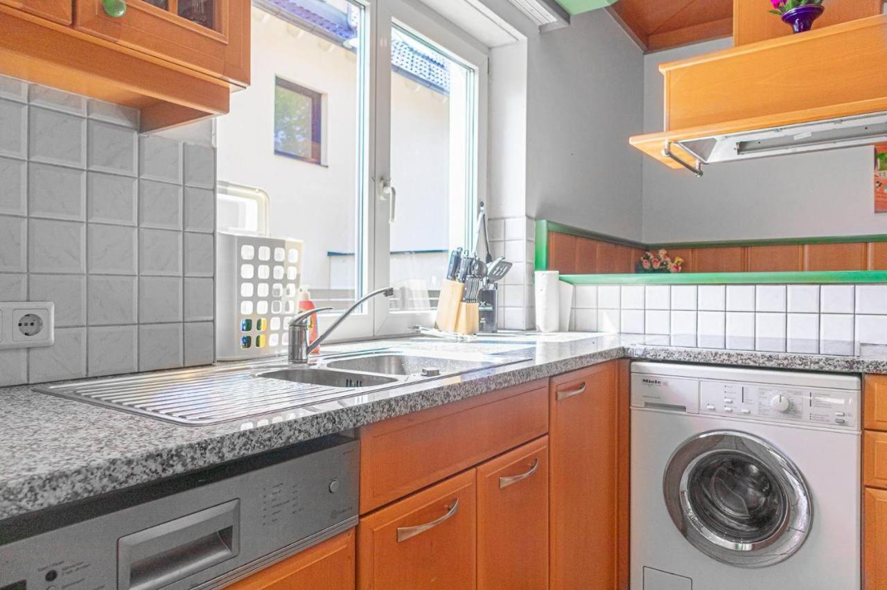 Comfortable In A Beautiful House Gd Gazde/Camere de închiriat *